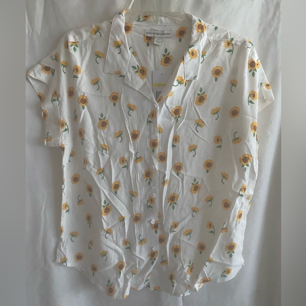 Sunflower Print Button Down Shirt SIZE M - BRAND NEW - NEVER WORN - NWT